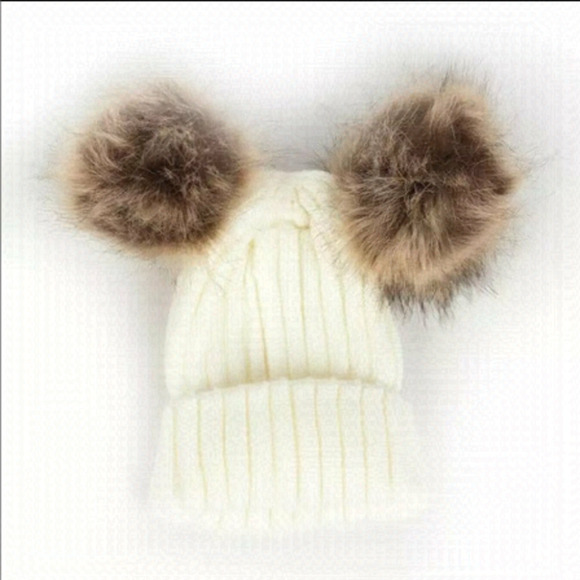 Kid’s Off White/Cream Pom  Pom Beanies - Picture 1 of 2